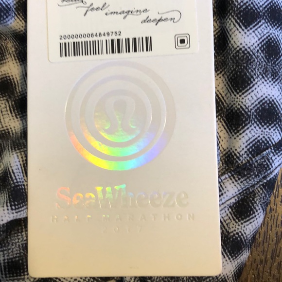 SOLD❌NWT Lululemon Tracker Short V SE SeaWheeze 4 - Picture 4 of 5